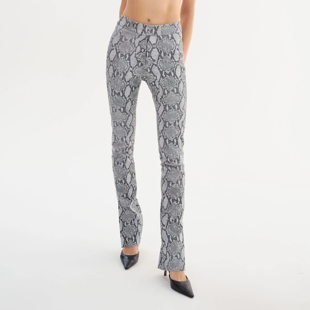 LaMarque Collection 'Dawn' Stretch Leather Pant in Slate Snake Print (NWT)